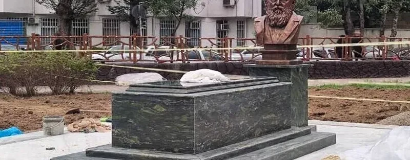 شعر سنگ قبر هوشنگ ابتهاج