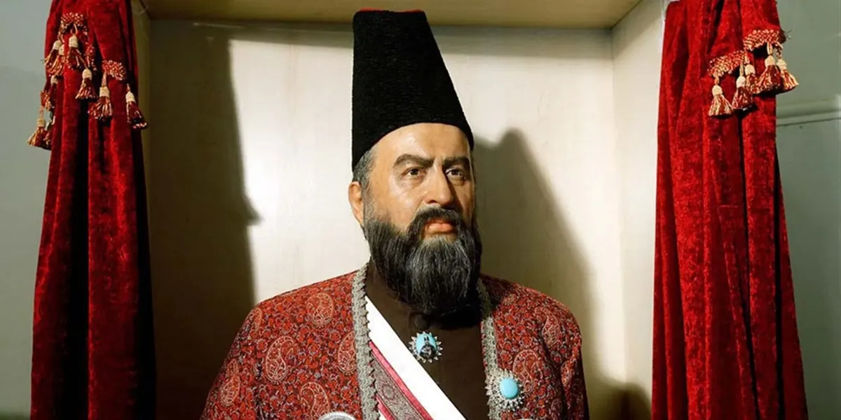 شعر سنگ قبر امیرکبیر