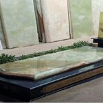 تفاوت مرمر طبیعی و مصنوعی در سنگ مزار سفید