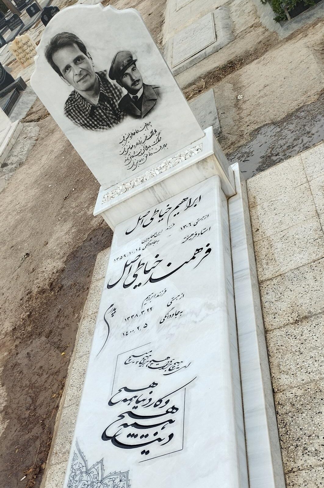 سنگ قبر قابدار با تاج گلبرجسته | کد K003